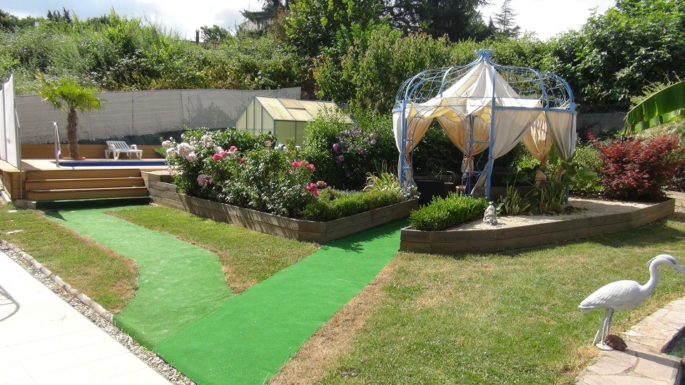 Ma piscine traditionnelle Moquette piscine gloriette